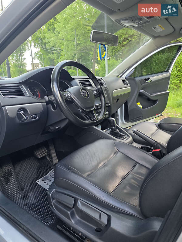 Седан Volkswagen Jetta 2015 в Киеве
