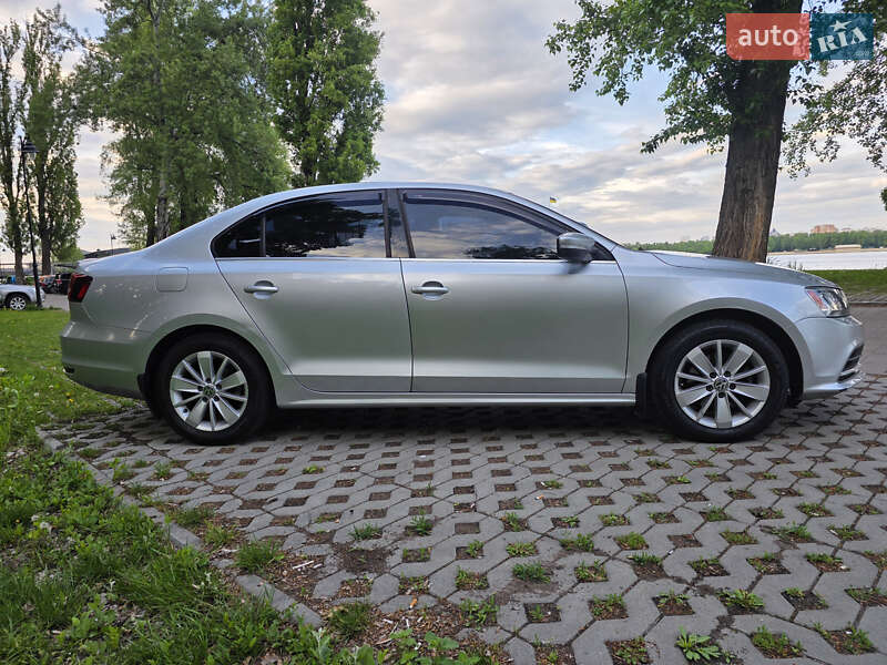 Седан Volkswagen Jetta 2015 в Киеве