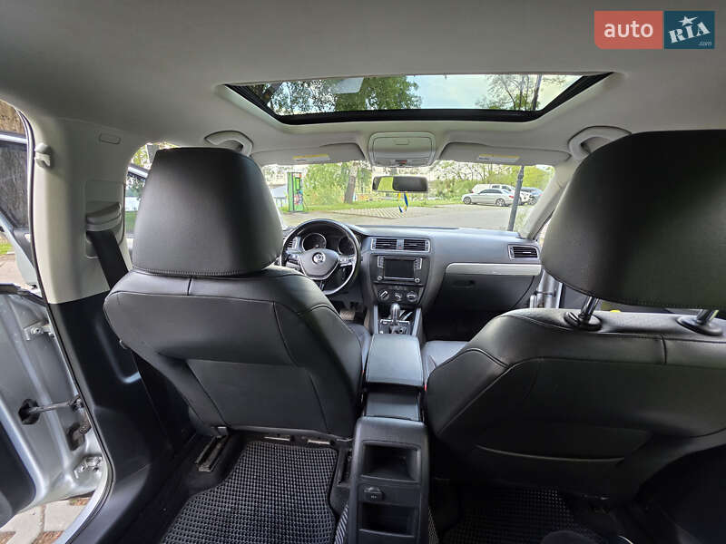Седан Volkswagen Jetta 2015 в Киеве