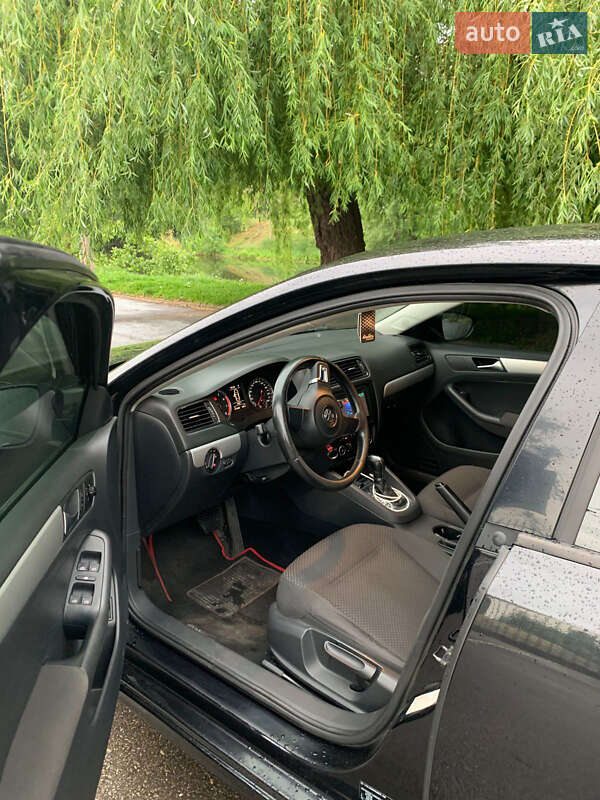 Седан Volkswagen Jetta 2012 в Житомире