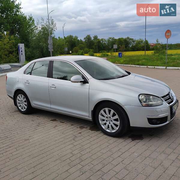 Седан Volkswagen Jetta 2007 в Стрые