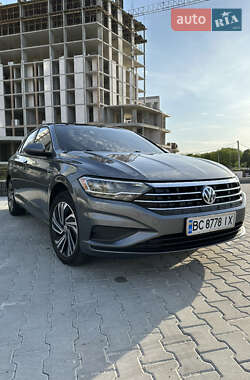 Седан Volkswagen Jetta 2020 в Львове