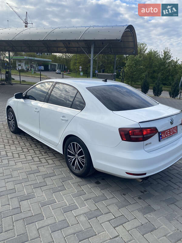 Седан Volkswagen Jetta 2016 в Полтаве