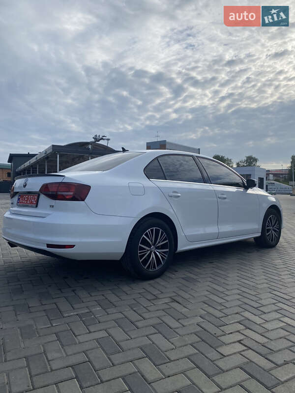 Седан Volkswagen Jetta 2016 в Полтаве