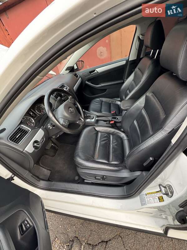 Седан Volkswagen Jetta 2013 в Киеве