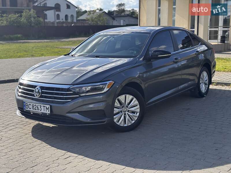 Седан Volkswagen Jetta 2018 в Львове
