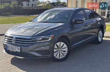 Седан Volkswagen Jetta 2018 в Львове