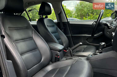 Седан Volkswagen Jetta 2013 в 
