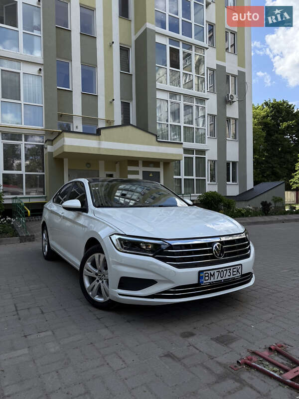 Седан Volkswagen Jetta 2018 в 
