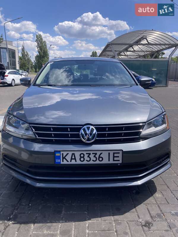 Седан Volkswagen Jetta 2017 в 