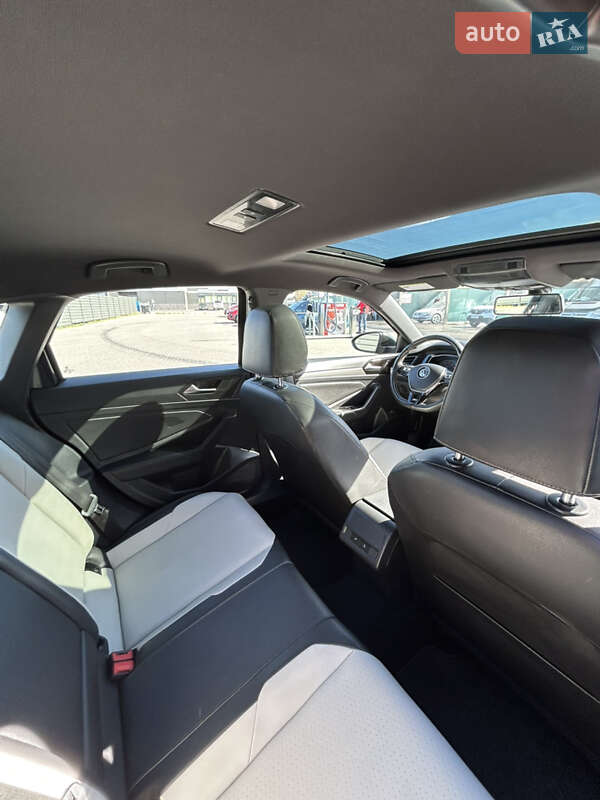 Седан Volkswagen Jetta 2019 в Черкасах