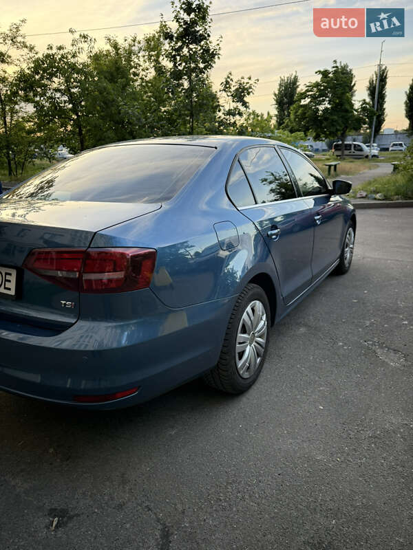 Седан Volkswagen Jetta 2016 в Киеве