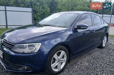 Седан Volkswagen Jetta 2012 в 