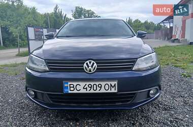 Седан Volkswagen Jetta 2012 в 