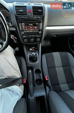Седан Volkswagen Jetta 2009 в 