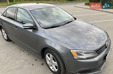 Седан Volkswagen Jetta 2012 в 