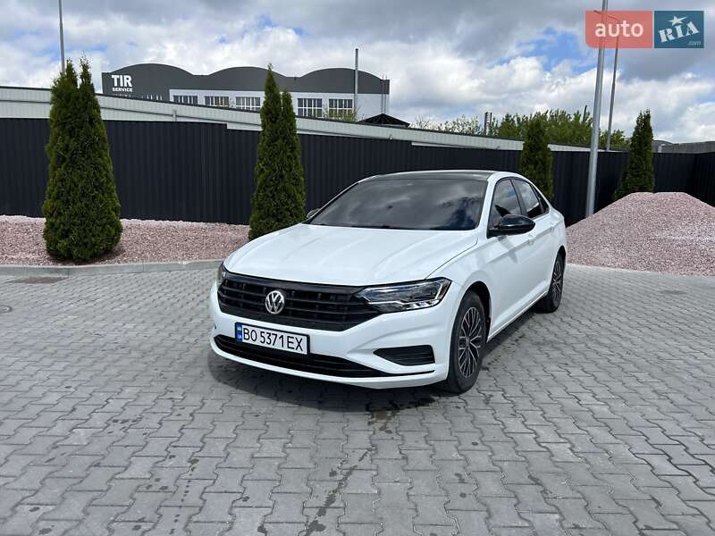 Седан Volkswagen Jetta 2018 в 