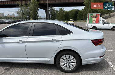 Седан Volkswagen Jetta 2018 в 