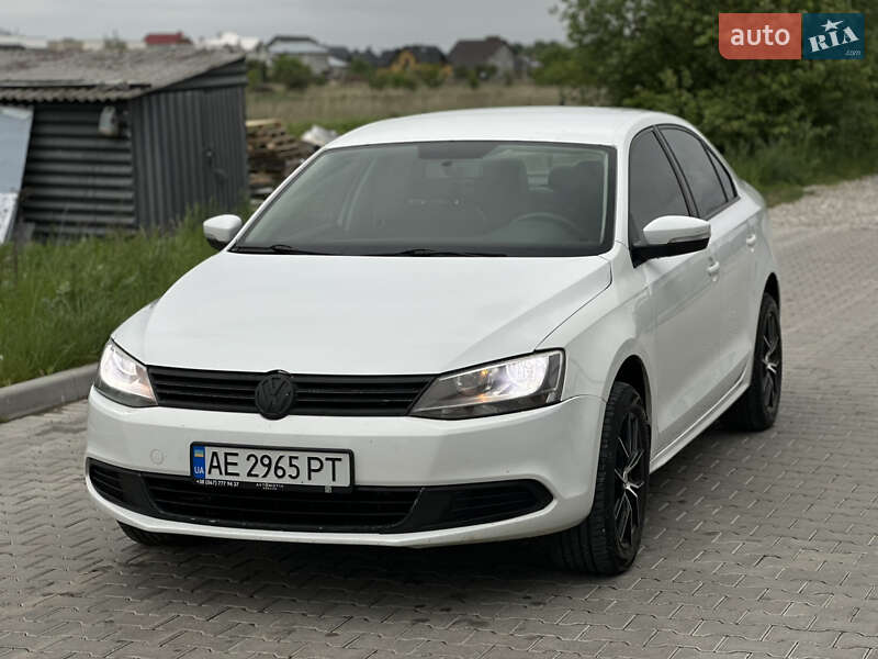 Седан Volkswagen Jetta 2014 в Ивано-Франковске