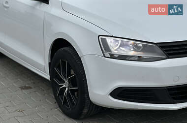 Седан Volkswagen Jetta 2014 в 