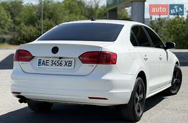 Седан Volkswagen Jetta 2012 в 