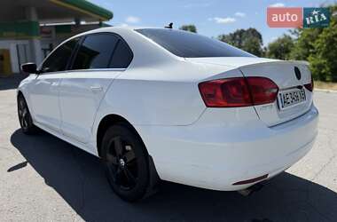 Седан Volkswagen Jetta 2012 в 