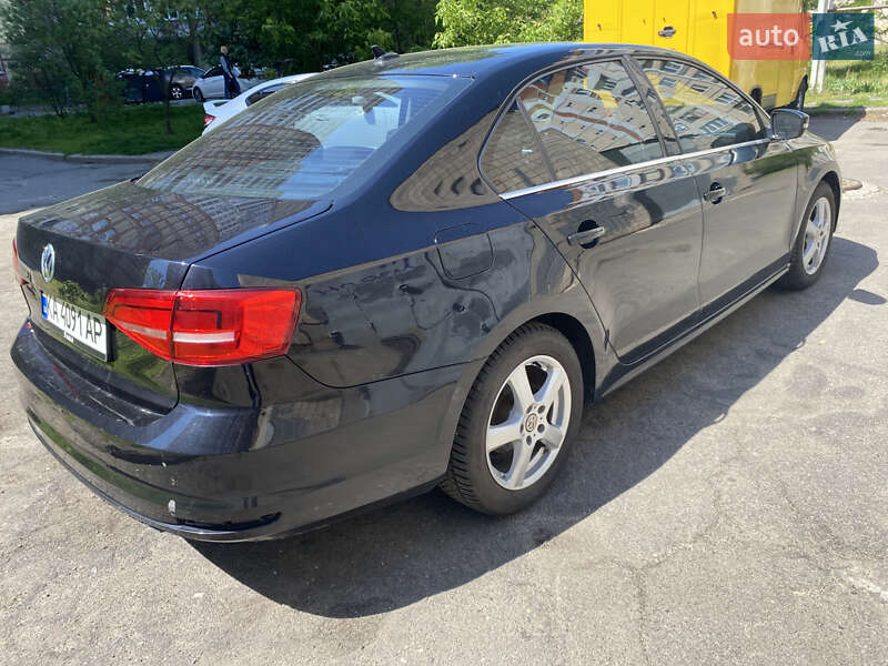 Седан Volkswagen Jetta 2014 в Києві