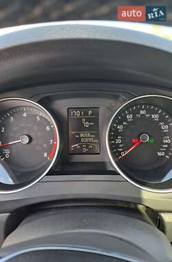 Седан Volkswagen Jetta 2015 в 