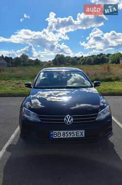 Седан Volkswagen Jetta 2015 в Черновцах