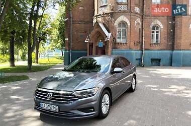 Седан Volkswagen Jetta 2018 в Сумах