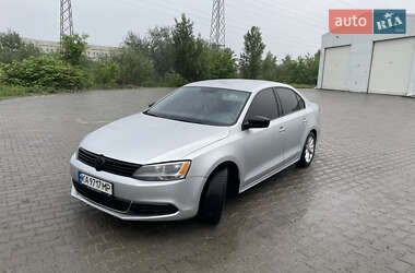Седан Volkswagen Jetta 2010 в 