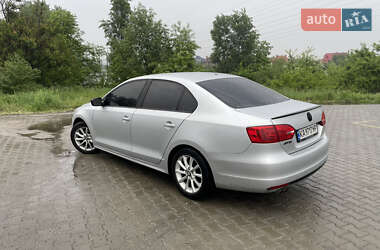 Седан Volkswagen Jetta 2010 в Києві
