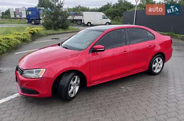 Седан Volkswagen Jetta 2014 в 