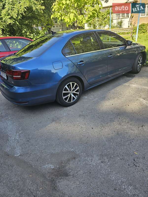 Седан Volkswagen Jetta 2017 в Ужгороді
