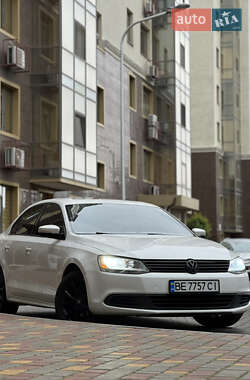 Седан Volkswagen Jetta 2012 в 