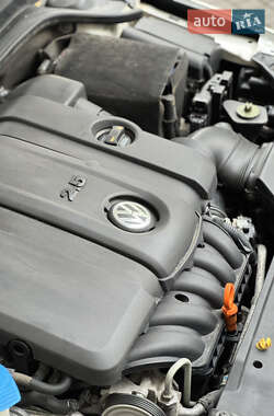 Седан Volkswagen Jetta 2012 в 