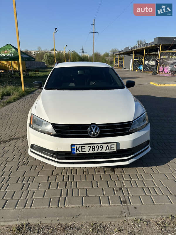 Седан Volkswagen Jetta 2015 в Павлограді