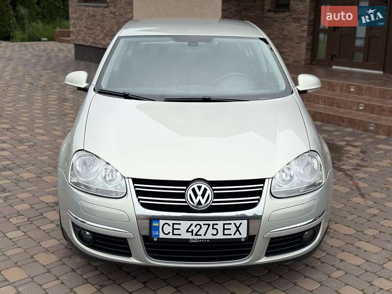 Седан Volkswagen Jetta 2010 в Черновцах