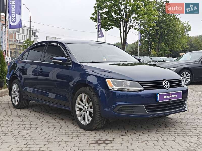Седан Volkswagen Jetta 2013 в Львові