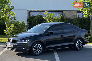Седан Volkswagen Jetta 2015 в Мукачево