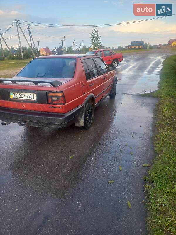 Седан Volkswagen Jetta 1990 в Березному