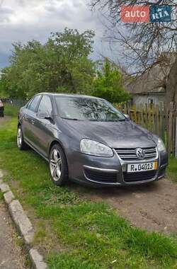 Седан Volkswagen Jetta 2008 в Києві