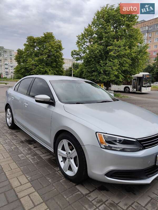 Седан Volkswagen Jetta 2012 в Кропивницком