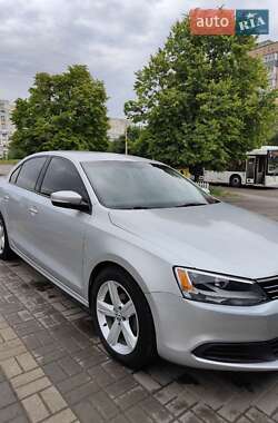 Седан Volkswagen Jetta 2012 в 