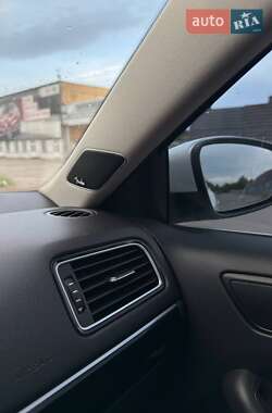 Седан Volkswagen Jetta 2015 в 