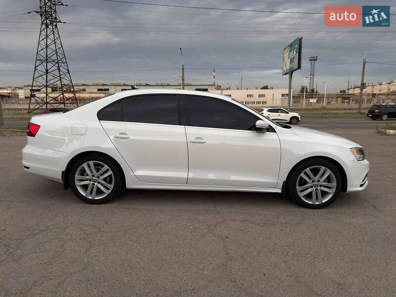 Седан Volkswagen Jetta 2015 в Запорожье