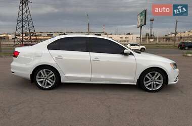 Седан Volkswagen Jetta 2015 в 