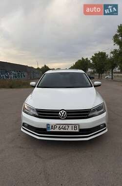 Седан Volkswagen Jetta 2015 в 