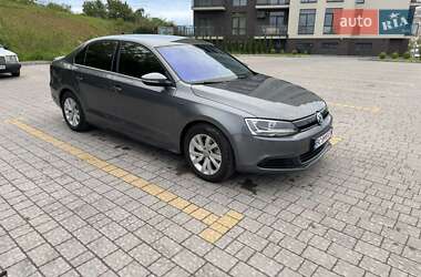 Седан Volkswagen Jetta 2013 в Новом Ярычеве