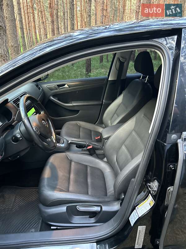 Седан Volkswagen Jetta 2011 в Каменском